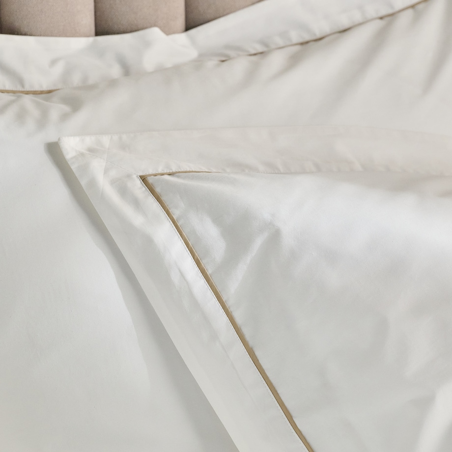 Jednokolorowa pościel z perkalu z lamówką Perlamo 200x220 cm