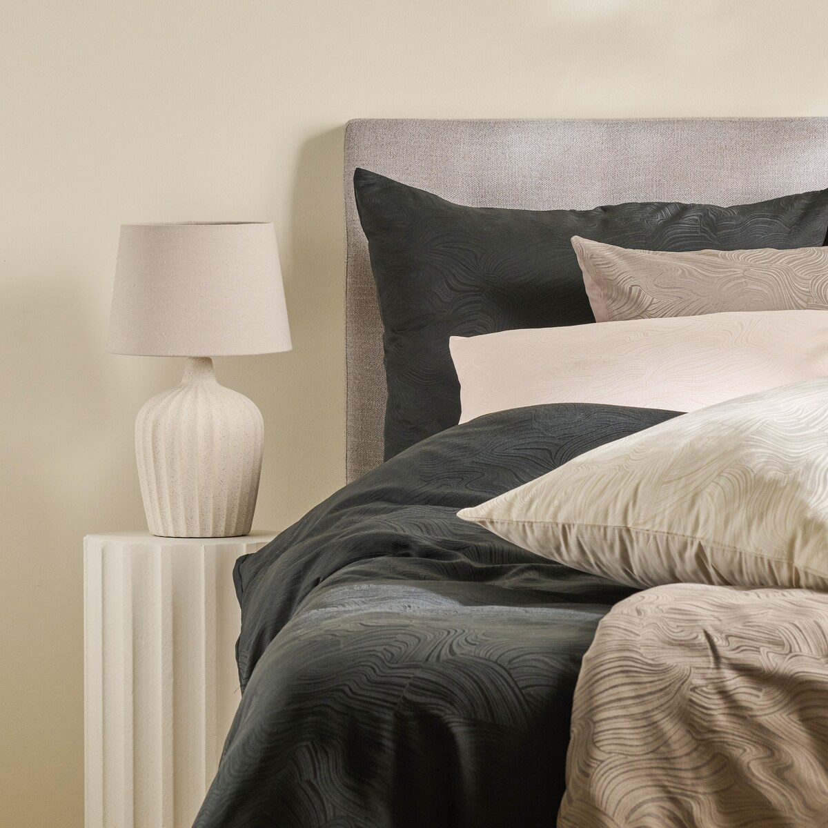 Pościel Żakardowa Linno 160x200 cm z motywem abstrakcyjnym