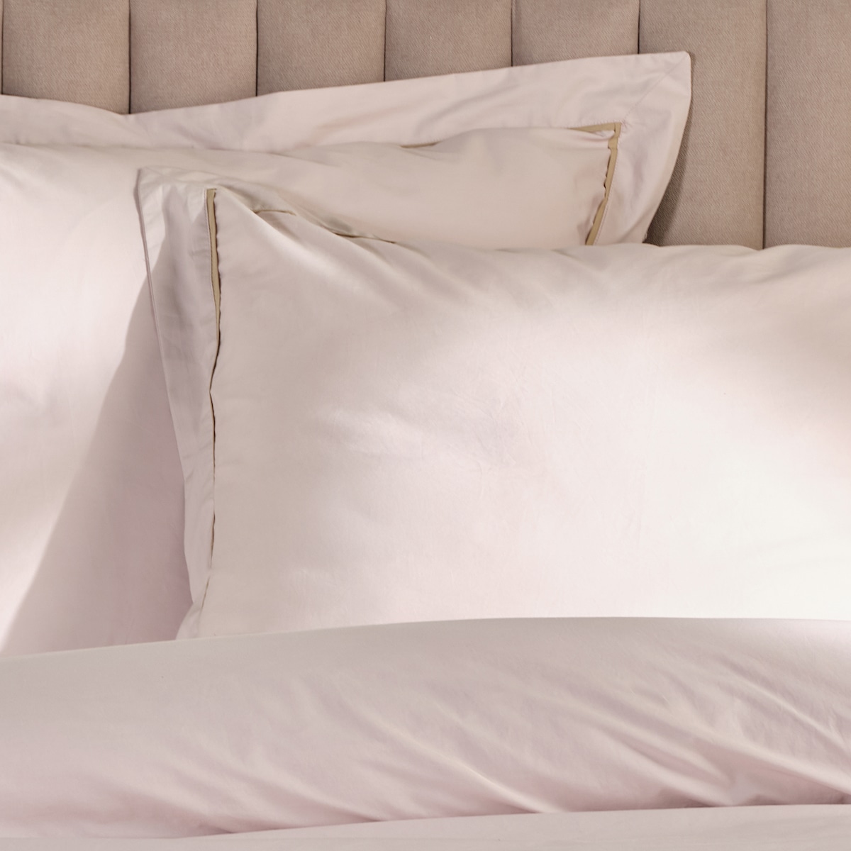 Jednokolorowa pościel z perkalu z lamówką Perlamo 160x200 cm