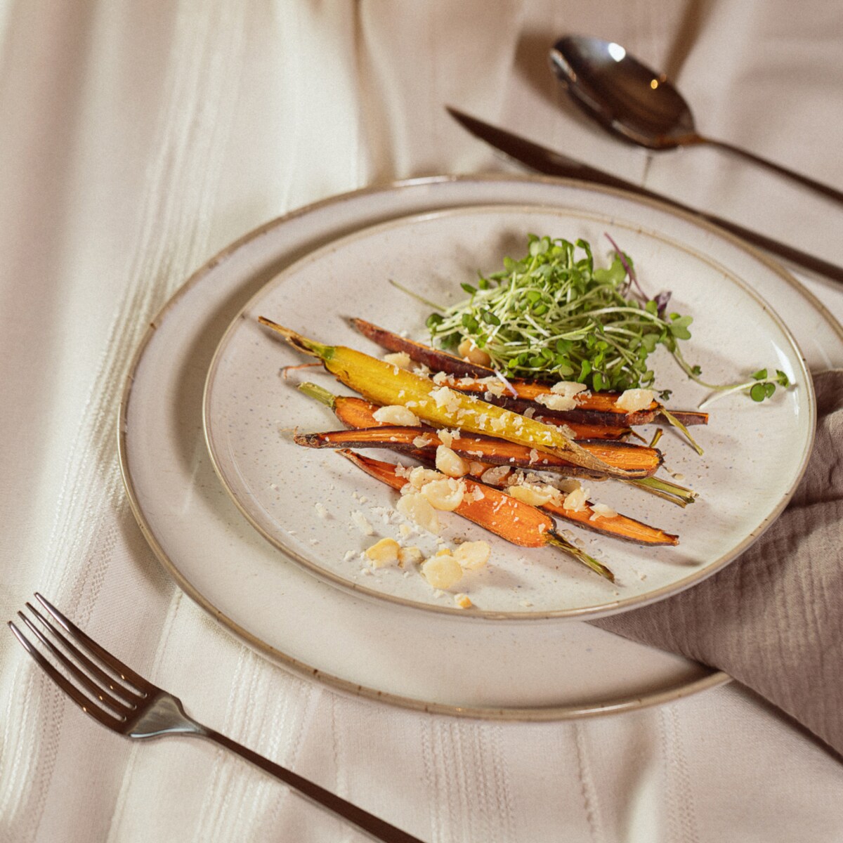 Zastawa stołowa Inaya jasnobeżowa