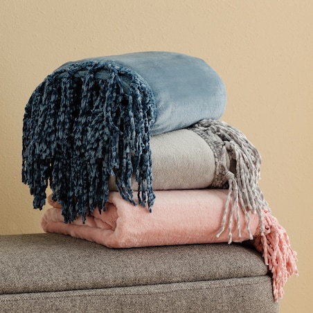 Jednokolorowy koc Tassels 130x170 cm