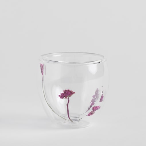 Szklanka z podwójną ścianką i suszonymi kwiatami Florrie