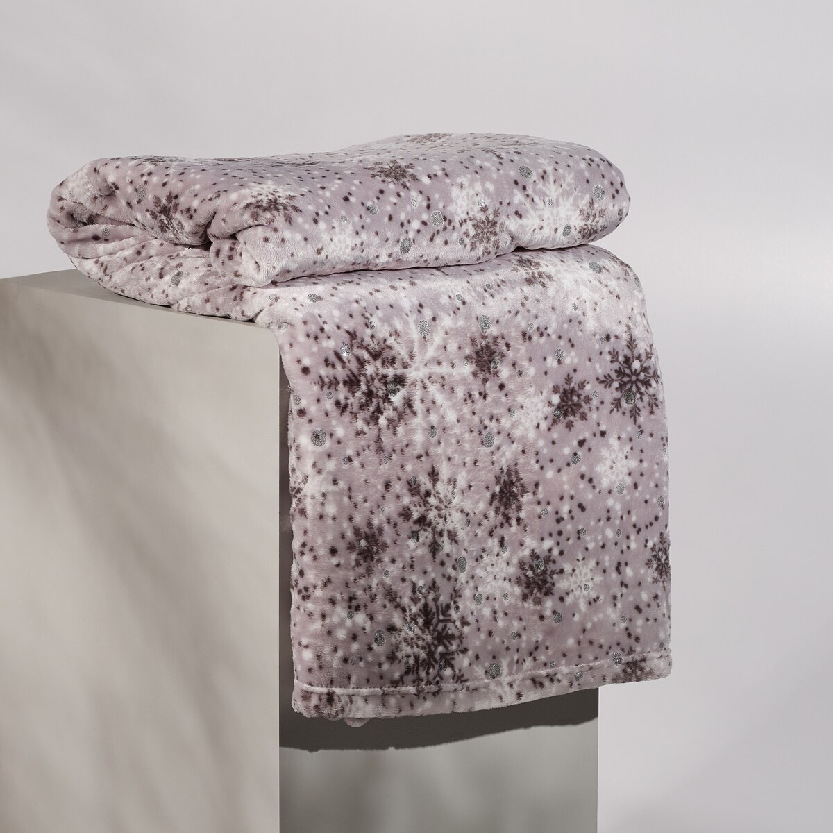 Drukowany koc Snowf 150x200 cm z motywem śnieżynki