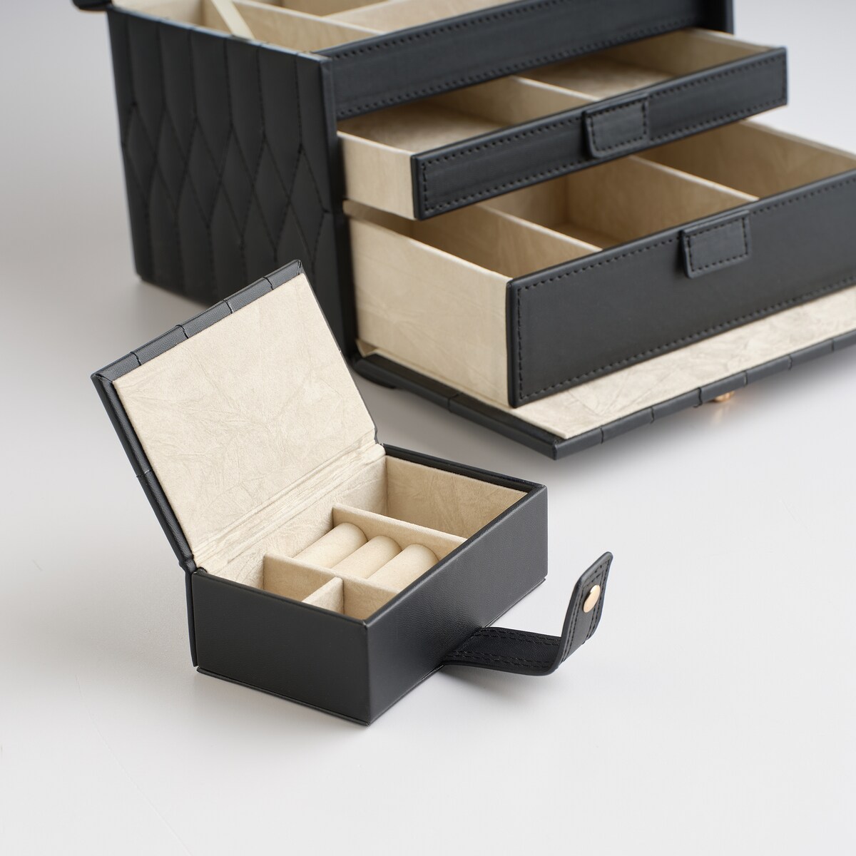 Szkatułka Na Biżuterię Katelina 23x18 cm