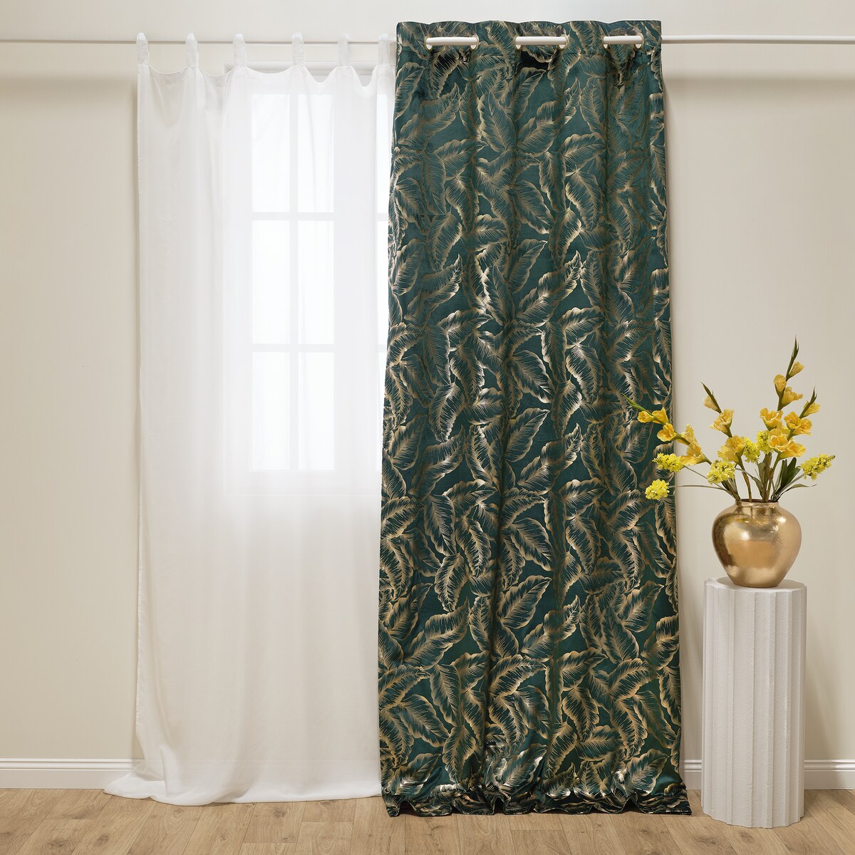 Zasłona Welwetowa Foglare 140x280 cm z motywem liściastym