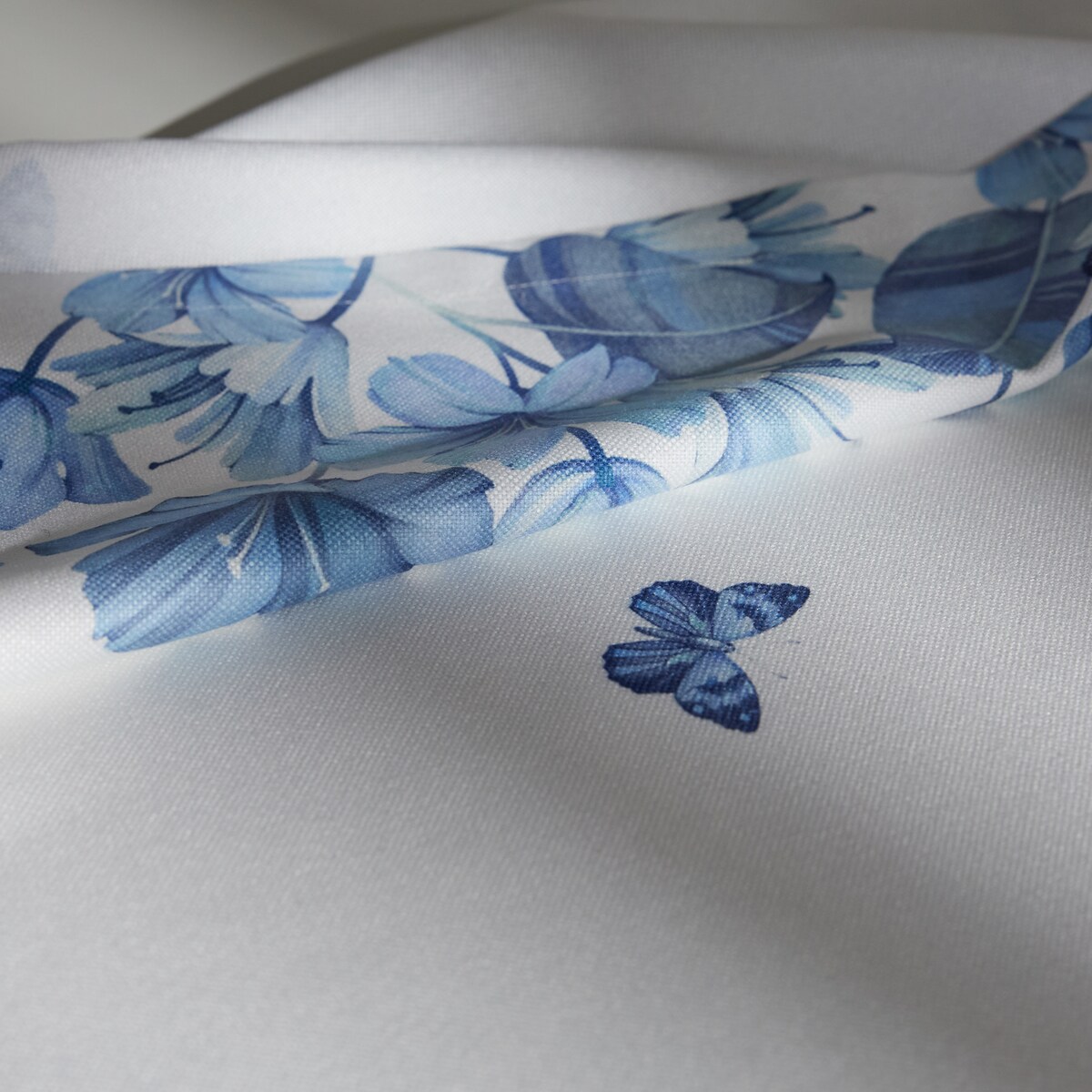 Serweta Drukowana Delioso 80x80 cm z motywem kwiatowym