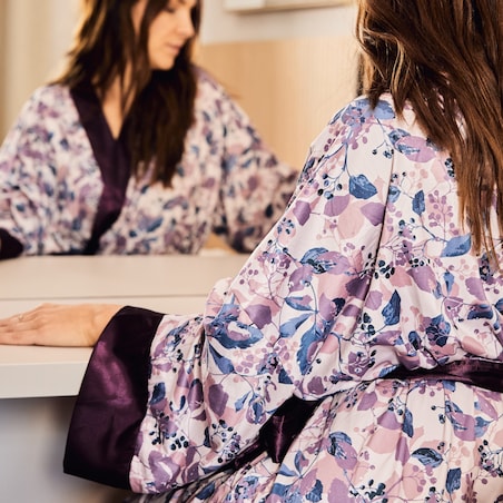 Szlafrok Listello z motywem liściastym