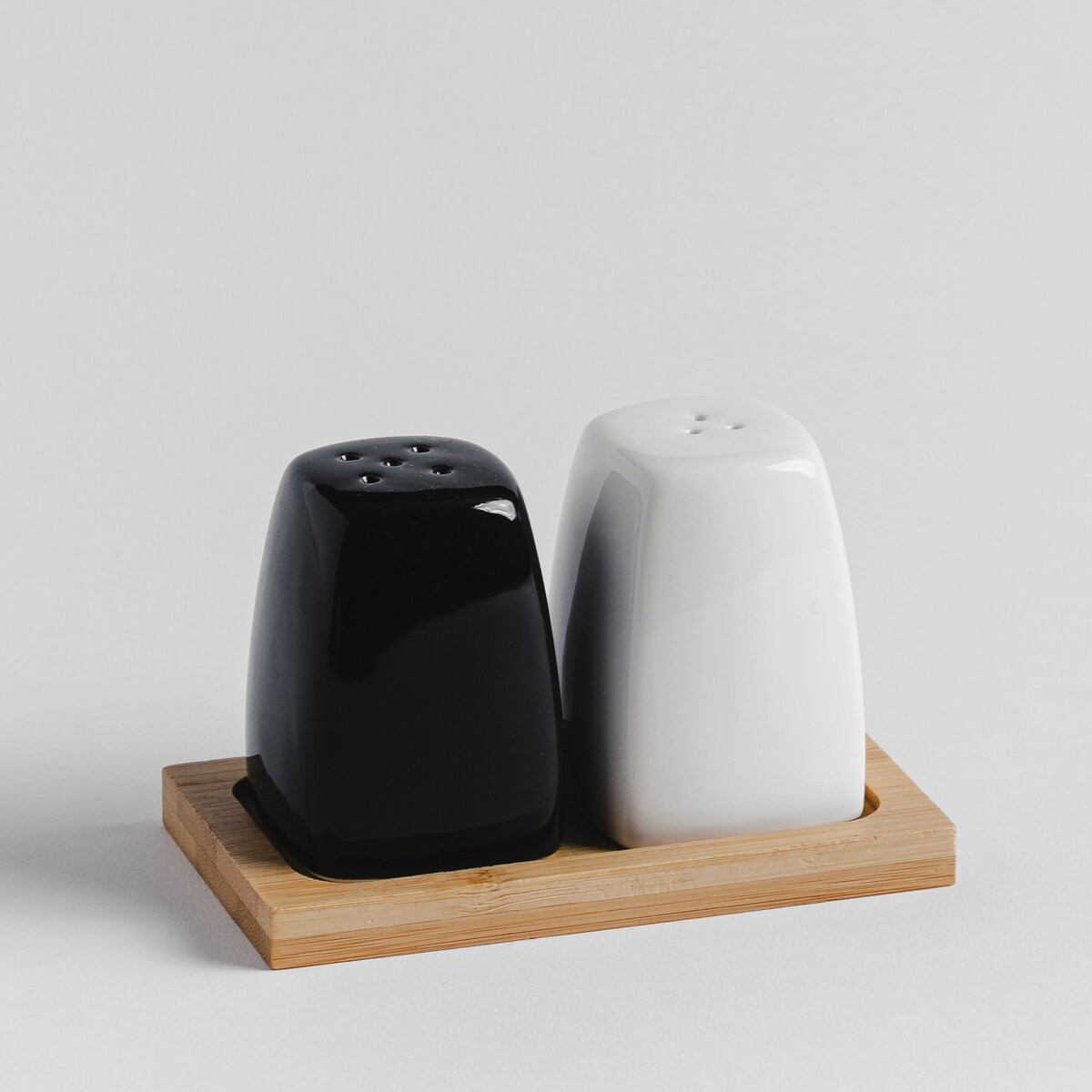 Salt And Pepper Shakers Mistos 