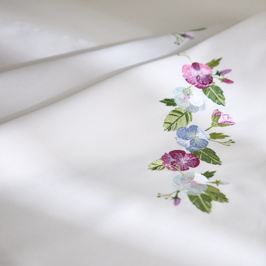 Serweta Haftowana Pansisa 80x80 cm z motywem kwiatowym