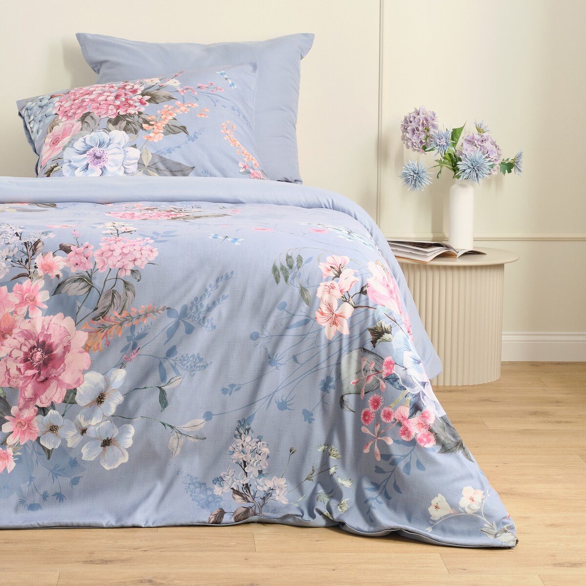 Pościel Z Mikrofibry Malwani 200x220 cm z motywem kwiatowym