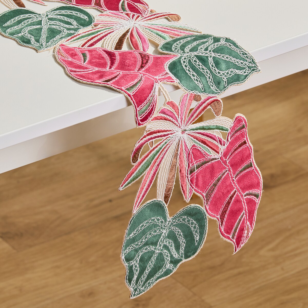 Bieżnik Haftowany Leafa 18x158 cm