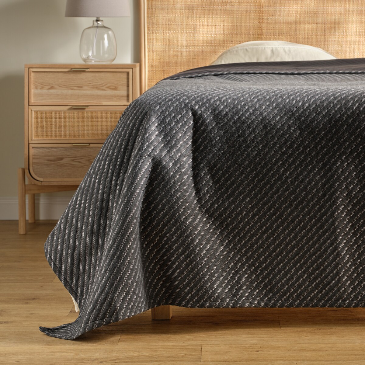 Narzuta Pasera 200x220 cm z motywem geometrycznym