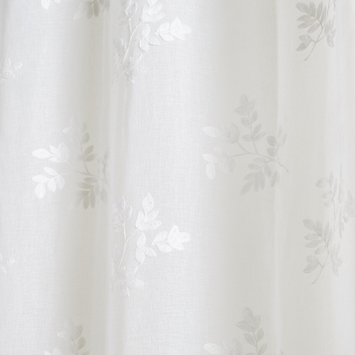 Firana Sirco 140x250 cm z wzorem kwiatowym