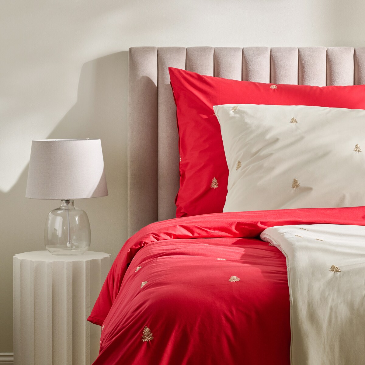 Pościel bawełniana z haftem Genna 160x200 cm z motywem choinki