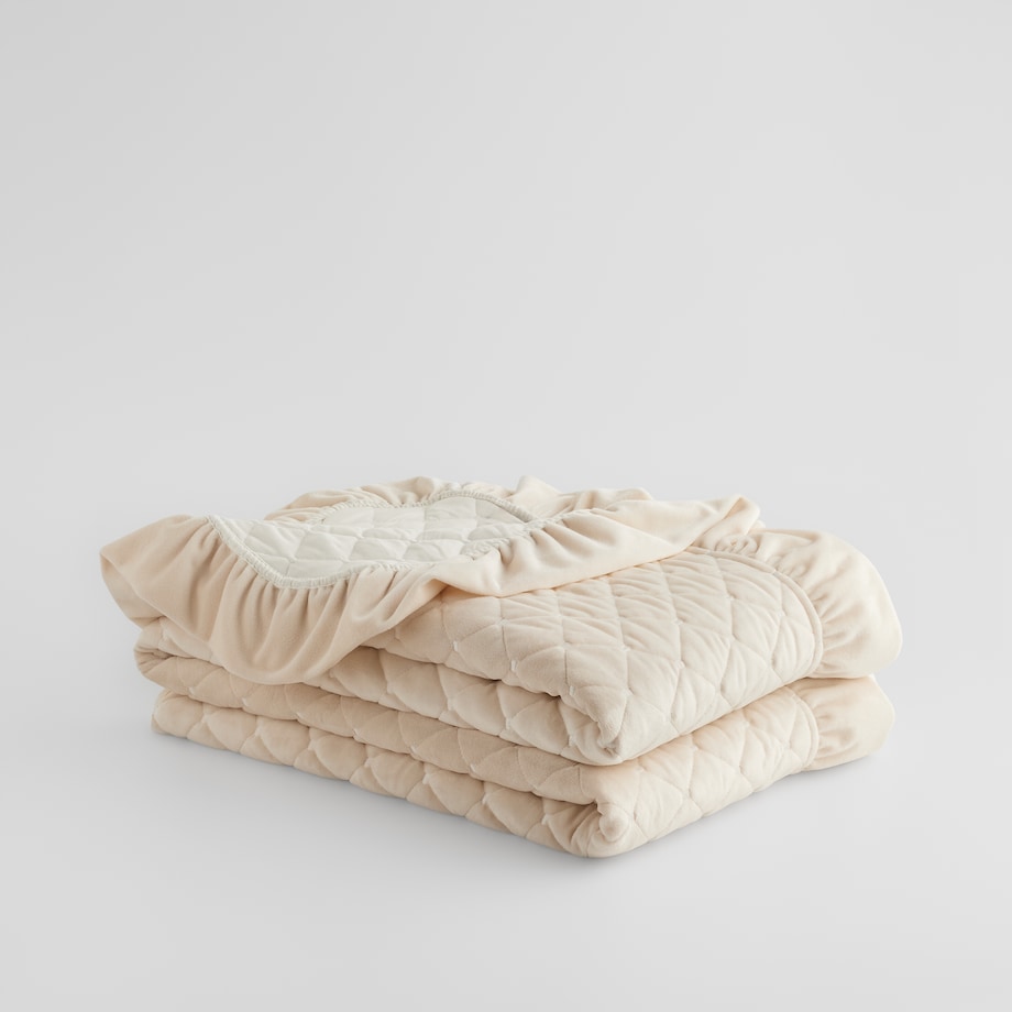 Jednokolorowa narzuta na łóżko z przeszywanym wzorem Greatte 200x220 cm