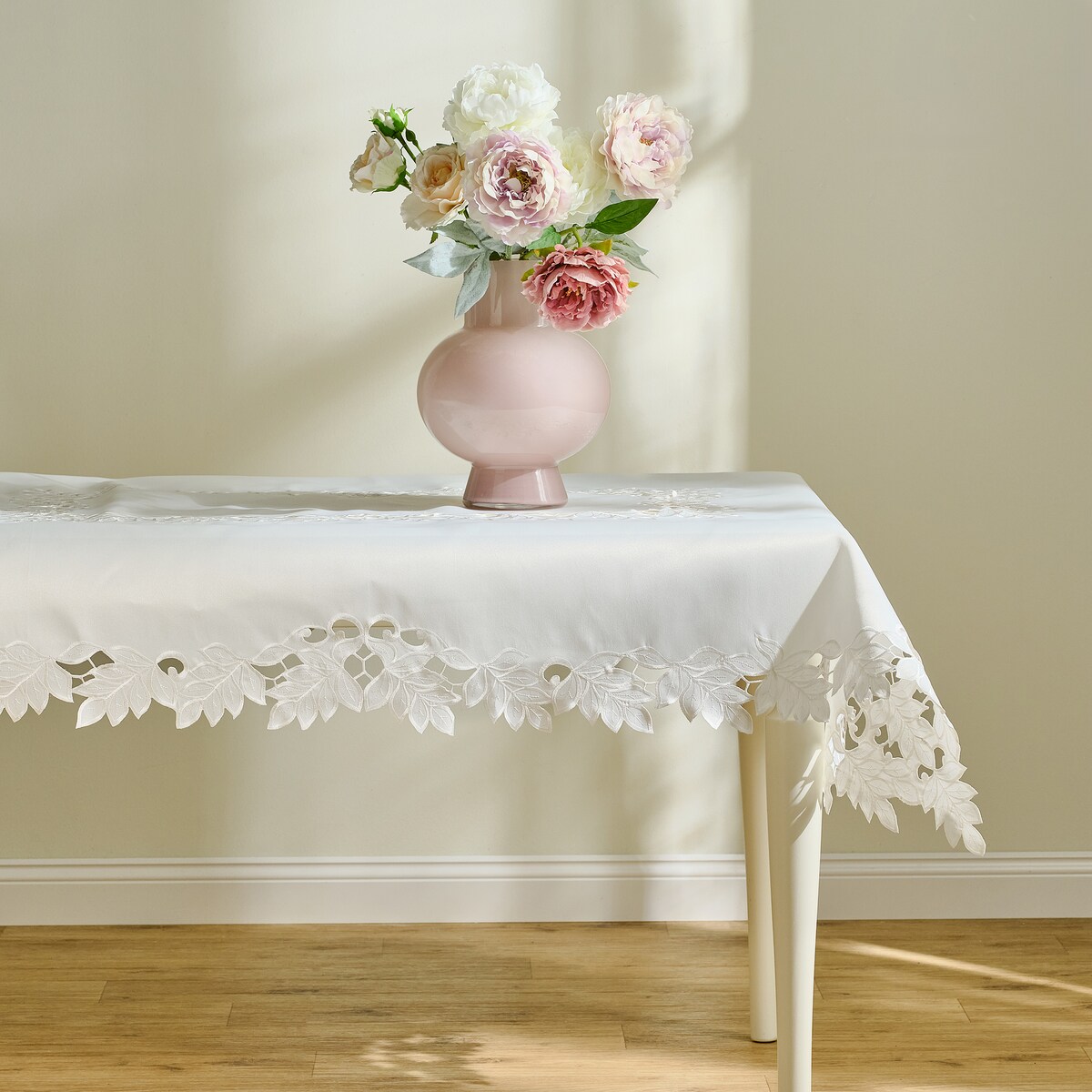 Obrus Haftowany Corila 130x175 cm
