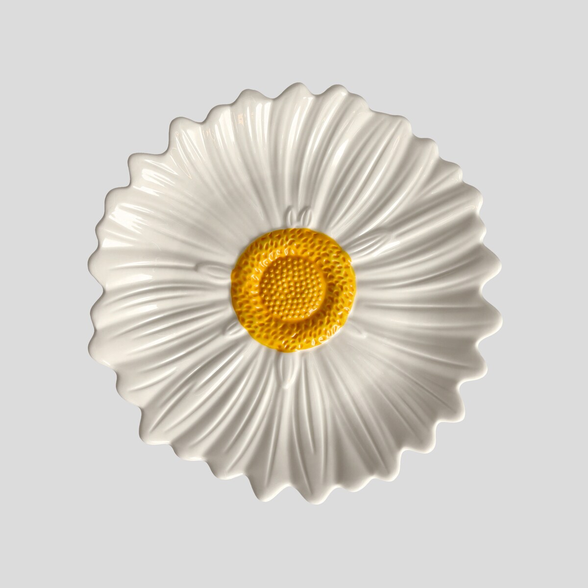 Patera Daisini z motywem kwiatowym