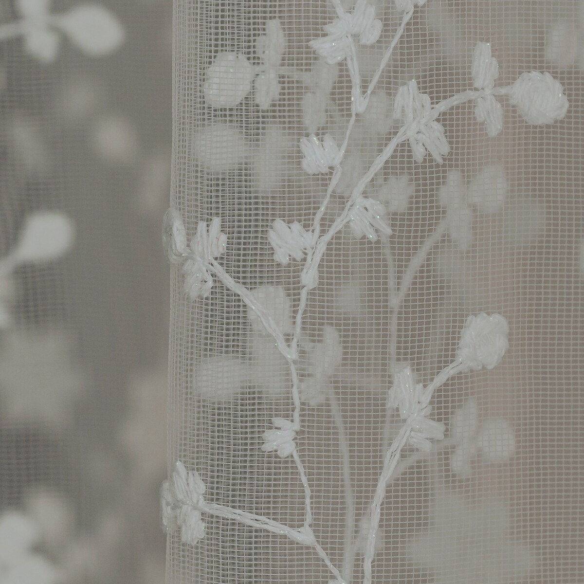 Firana Gaia 140x250 cm z motywem kwiatowym