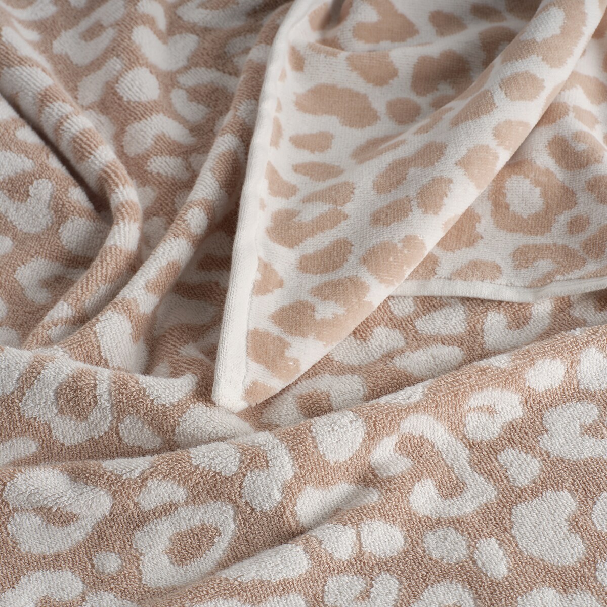 Ręcznik Panther 70x130 cm z motywem zwierzęcym