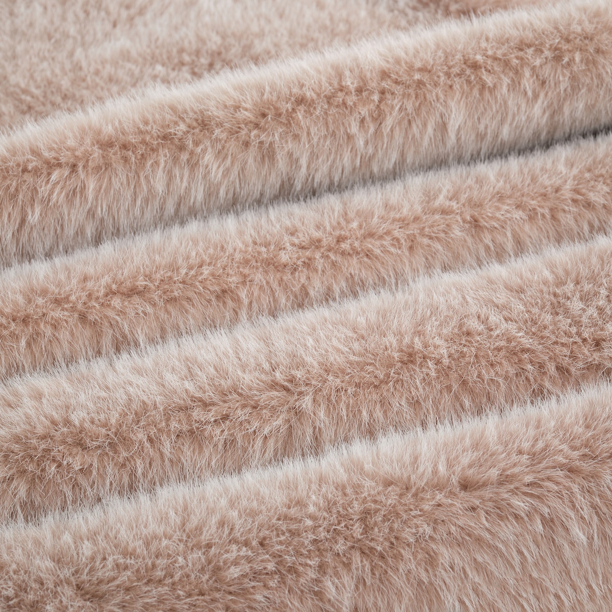 Jednokolorowa futrzana narzuta na łóżko Paranosi 180x200 cm