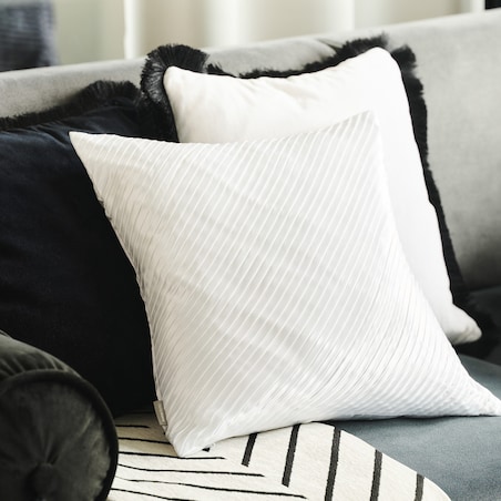 Poszewka satynowa plisowana Darlita 45x45 cm