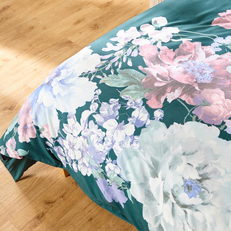 Komplet pościeli z mikrofibry Arina 200x220 cm z 2 poszewkami 70x80