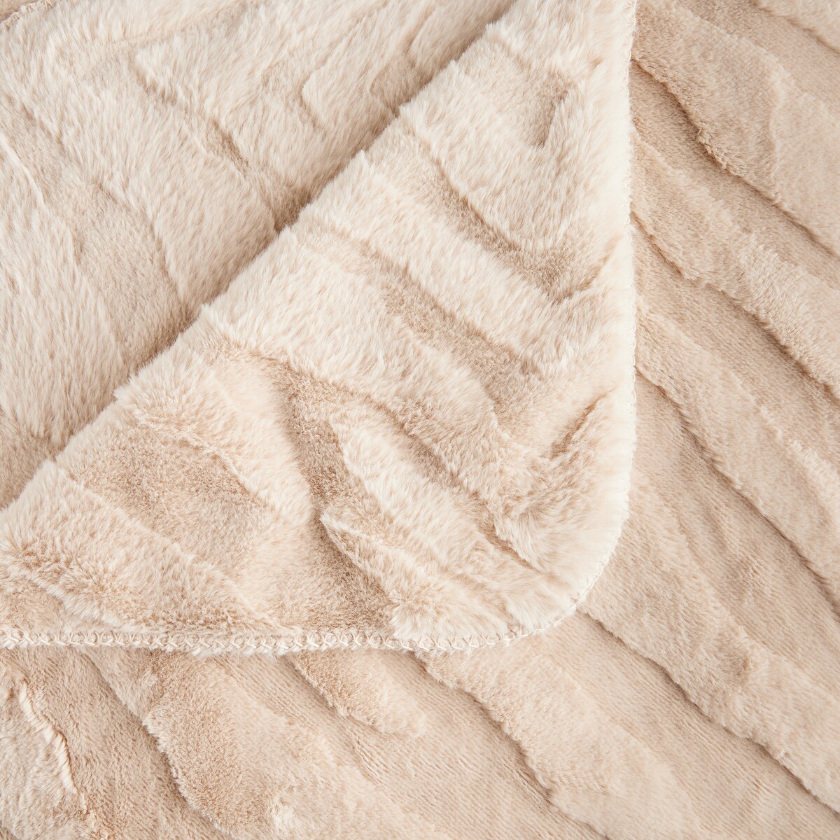 Jednokolorowa futrzana narzuta na łóżko Sarafi 180x220 cm z motywem zwierzęcym