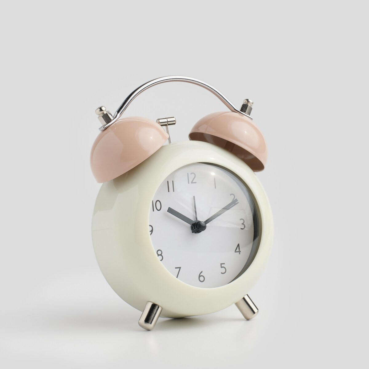 zegar stojący typu budzik tickle