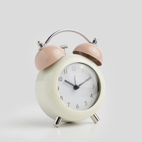 zegar stojący typu budzik tickle