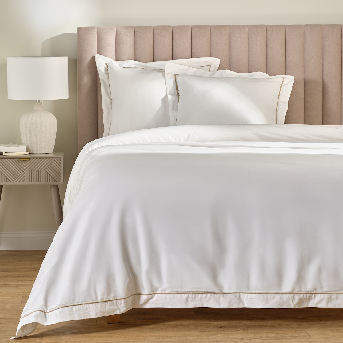 Jednokolorowa pościel z perkalu z lamówką Perlamo 200x200 cm