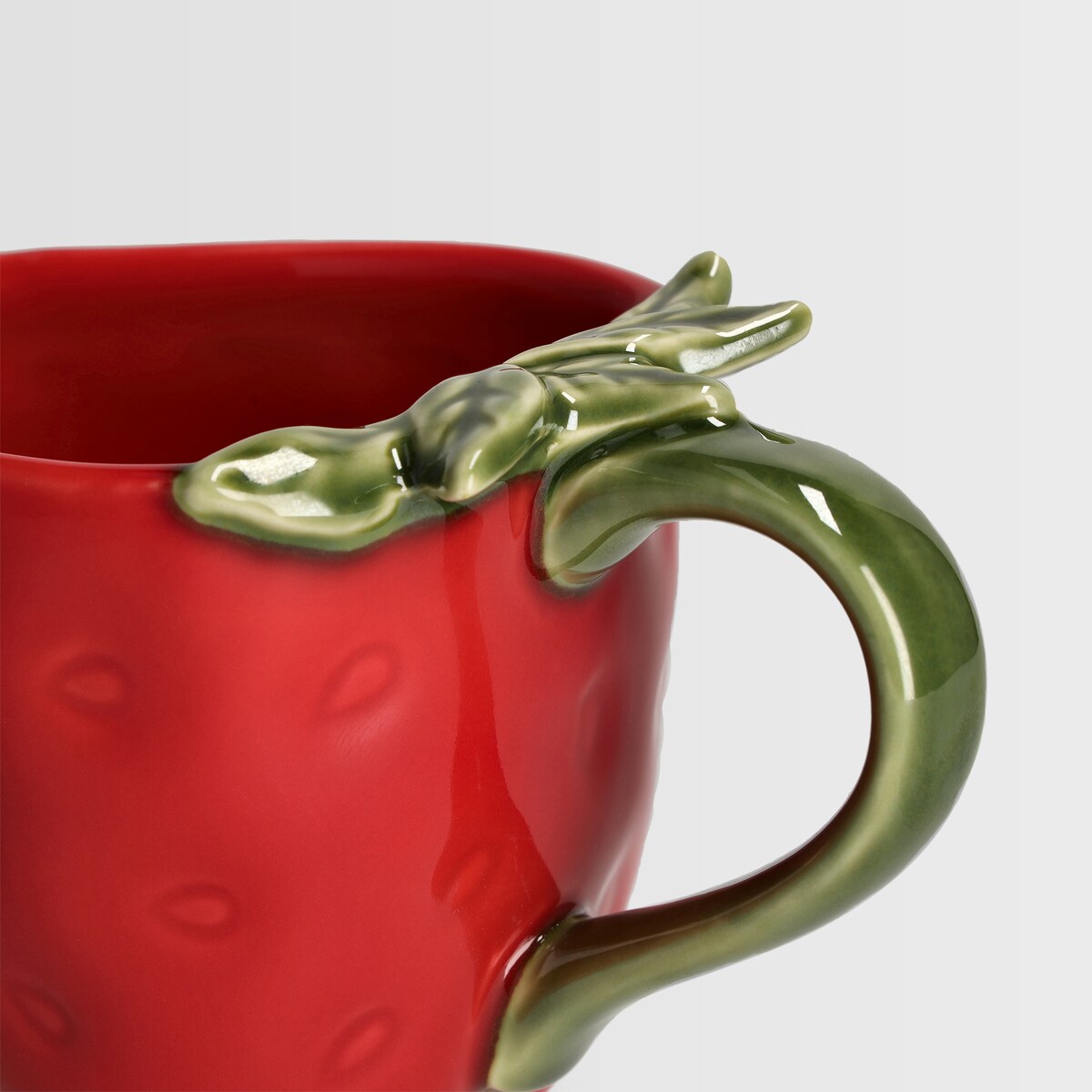 Kubek w kształcie truskawki Mansika z motywem owoców