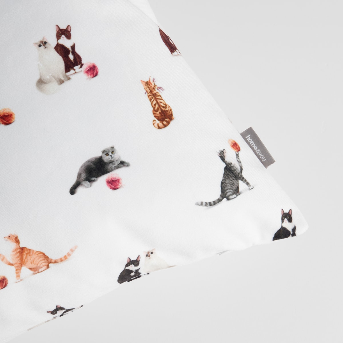 Poszewka z nadrukiem Gattino 45x45 cm z motywem zwierzęcym