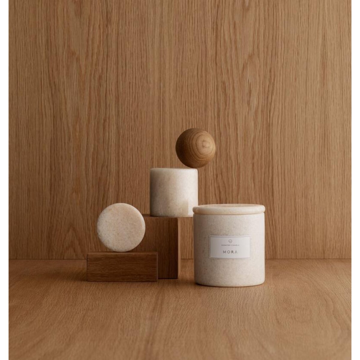 Marmurowa świeca zapachowa FRABLE, Mora, 10 h