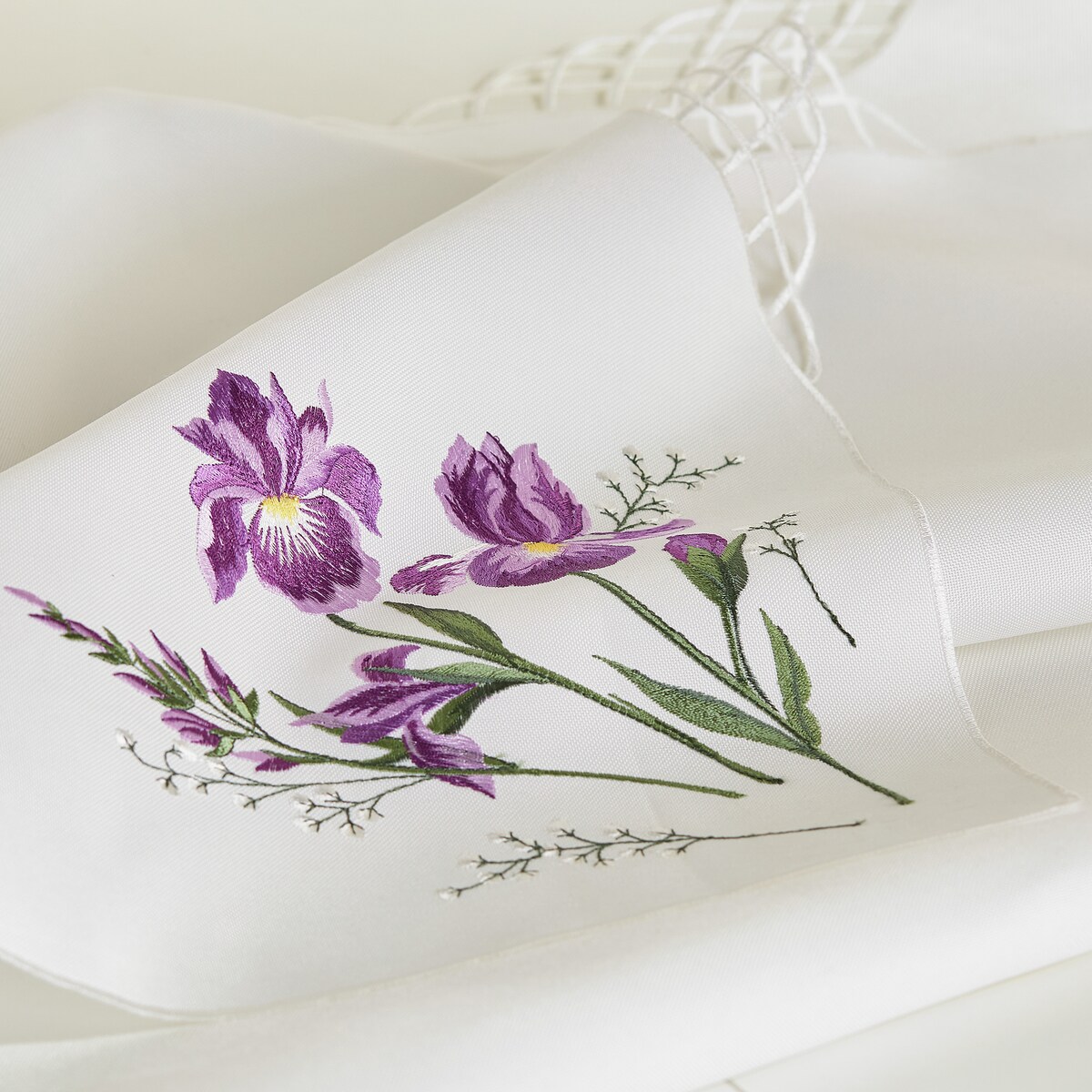 Obrus Haftowany Luya 180x130 cm