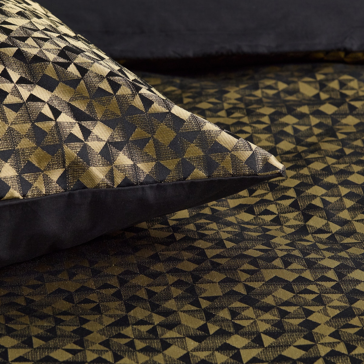 Pościel Żakardowa Modulo 200x220 cm z motywem geometrycznym