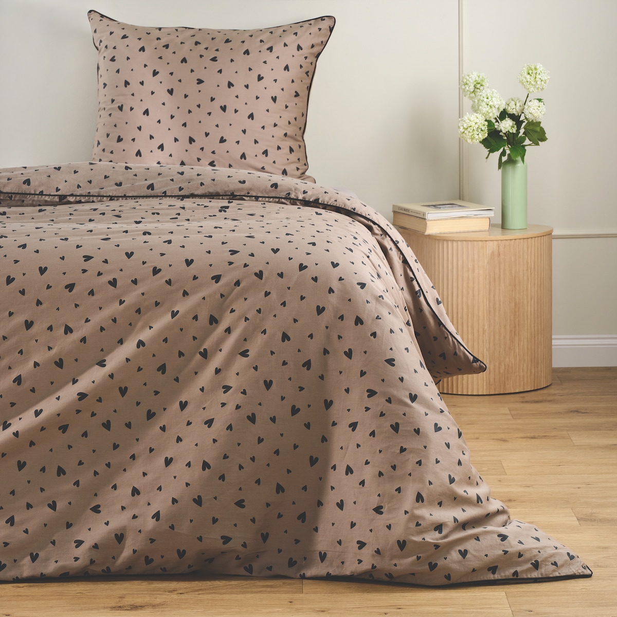 Pościel z bawełny satynowej z lamówką Malorina 140x200 cm z motywem serca