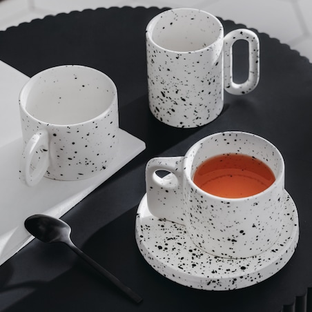 Filiżanka Ze Spodkiem Akamira w groszki