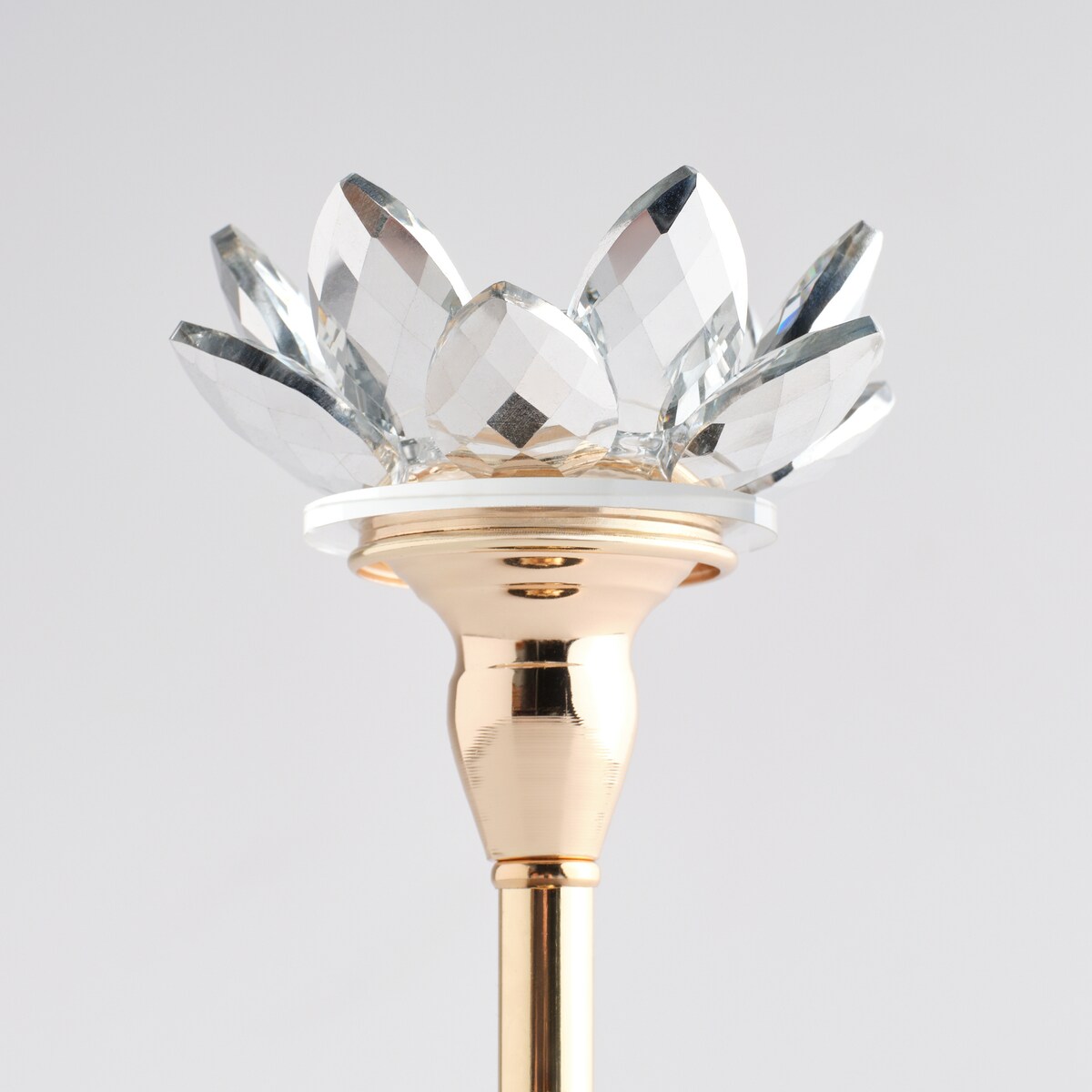 Świecznik Cristal shine long z motywem kwiatowym