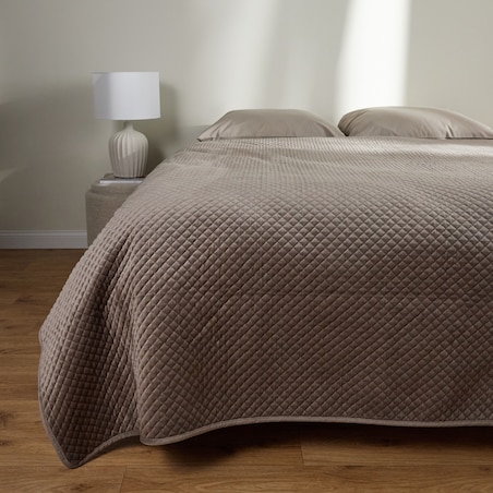 Jednokolorowa narzuta na łóżko Plums 200x220 cm