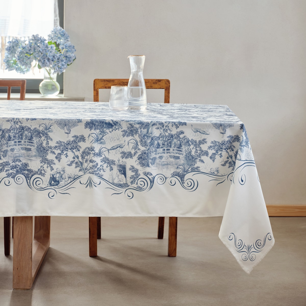 Obrus z nadrukiem Evite 150x220 cm z motywem pejzażu