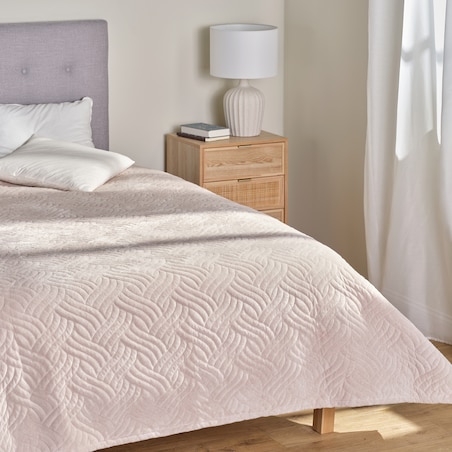 Jednokolorowa narzuta na łóżko z wytłoczonym wzorem Bessaria 200x220 cm