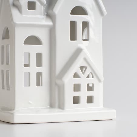 Świecznik Hausi z motywem domku
