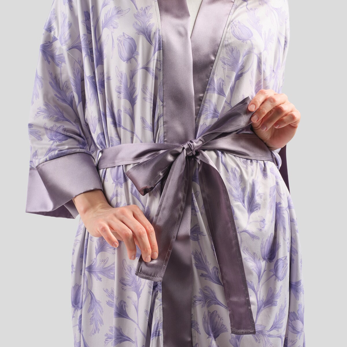 Szlafrok Amantello z motywem kwiatowym