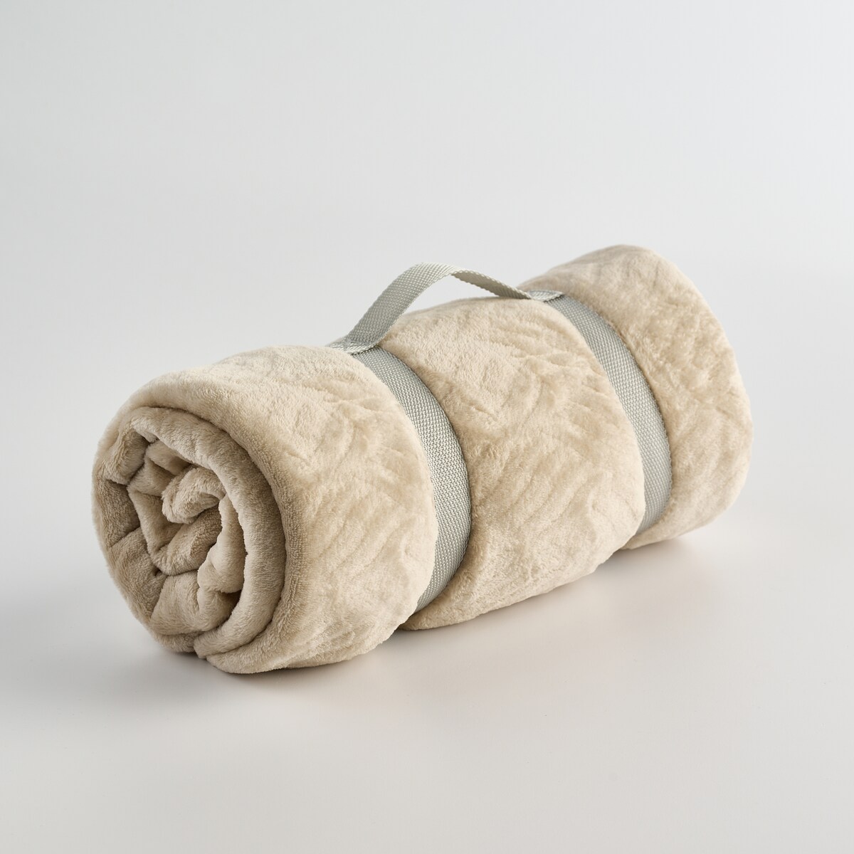 Jednokolorowy koc z wytłoczonym wzorem Esme 150x200 cm z motywem geometrycznym