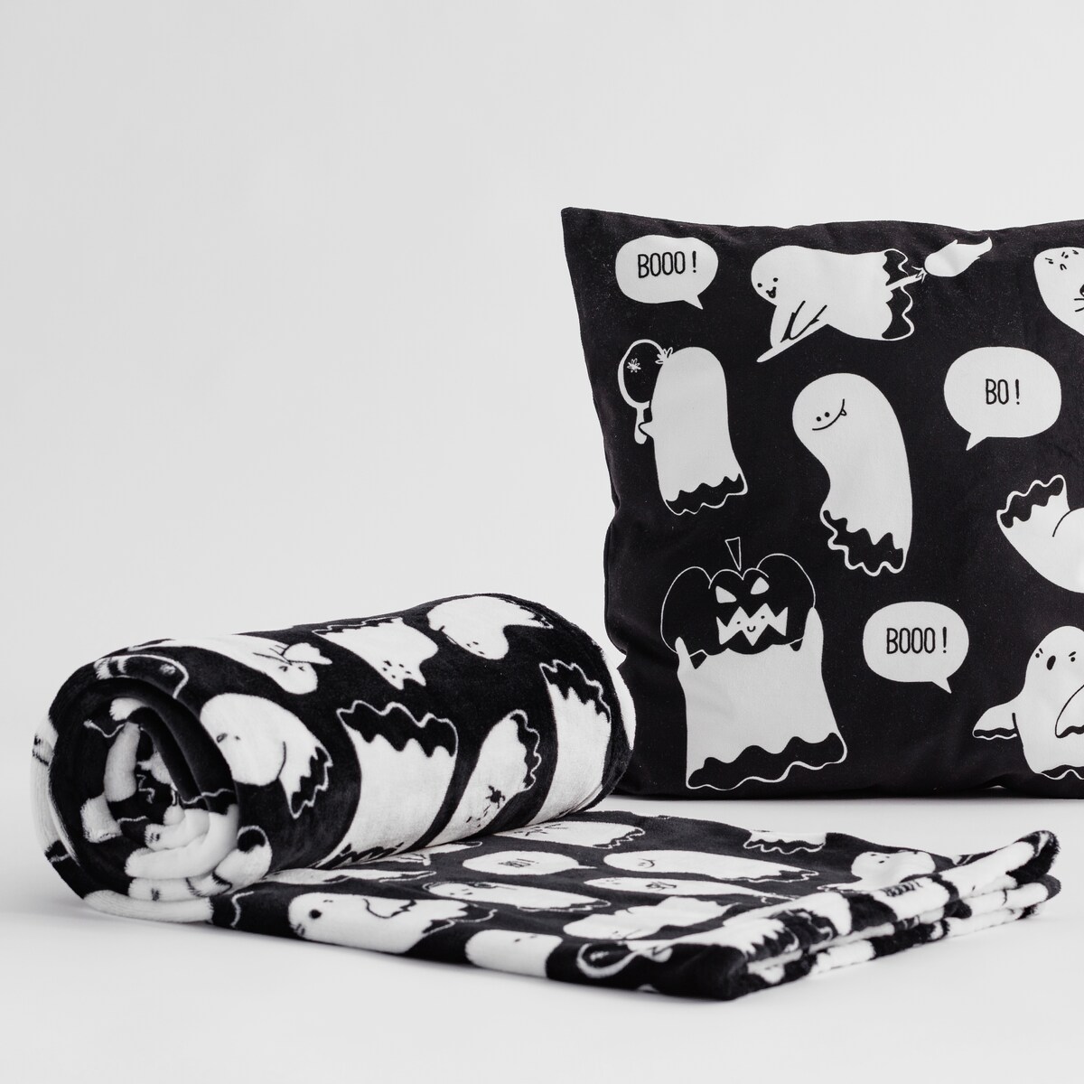 Poszewka Ghosty 45x45 cm