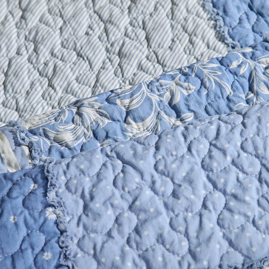 Patchwork narzuta na łóżko Cottage 200x220 cm z motywem kwiatowym