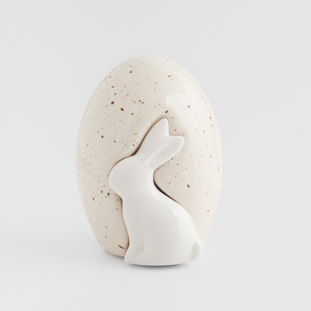 Figurka Nestmate z motywem jajka