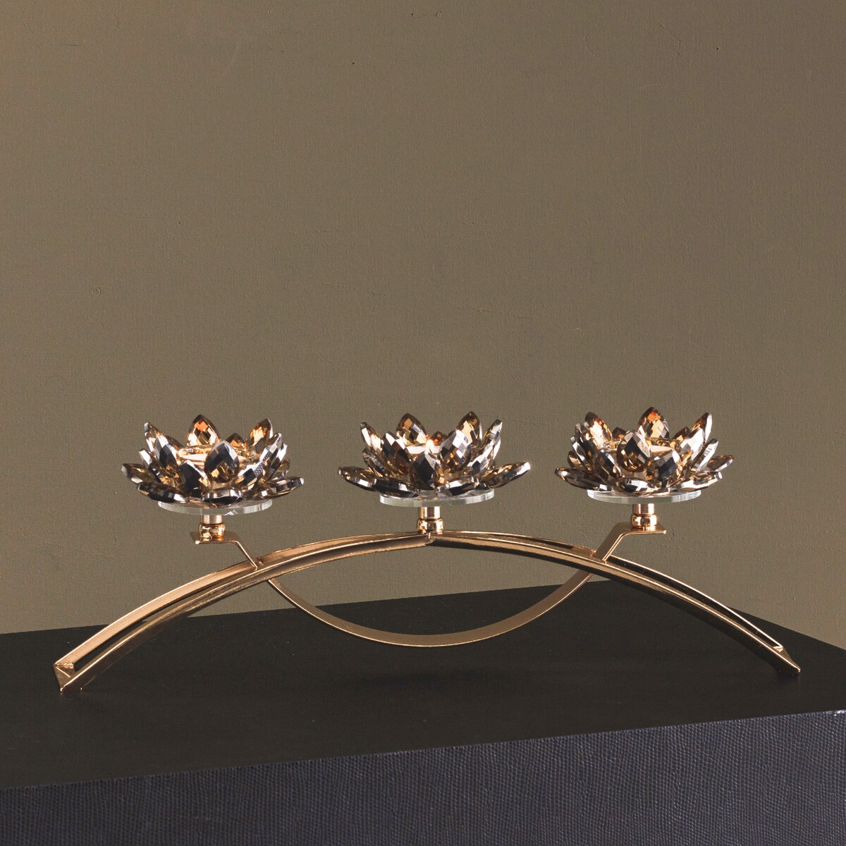 Świecznik Flotri z motywem kwiatowym