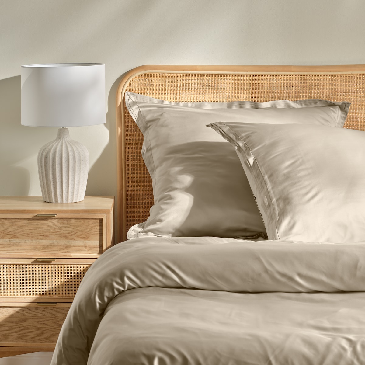 Pościel satynowa z mikrofibry Lobelia 160x200 cm