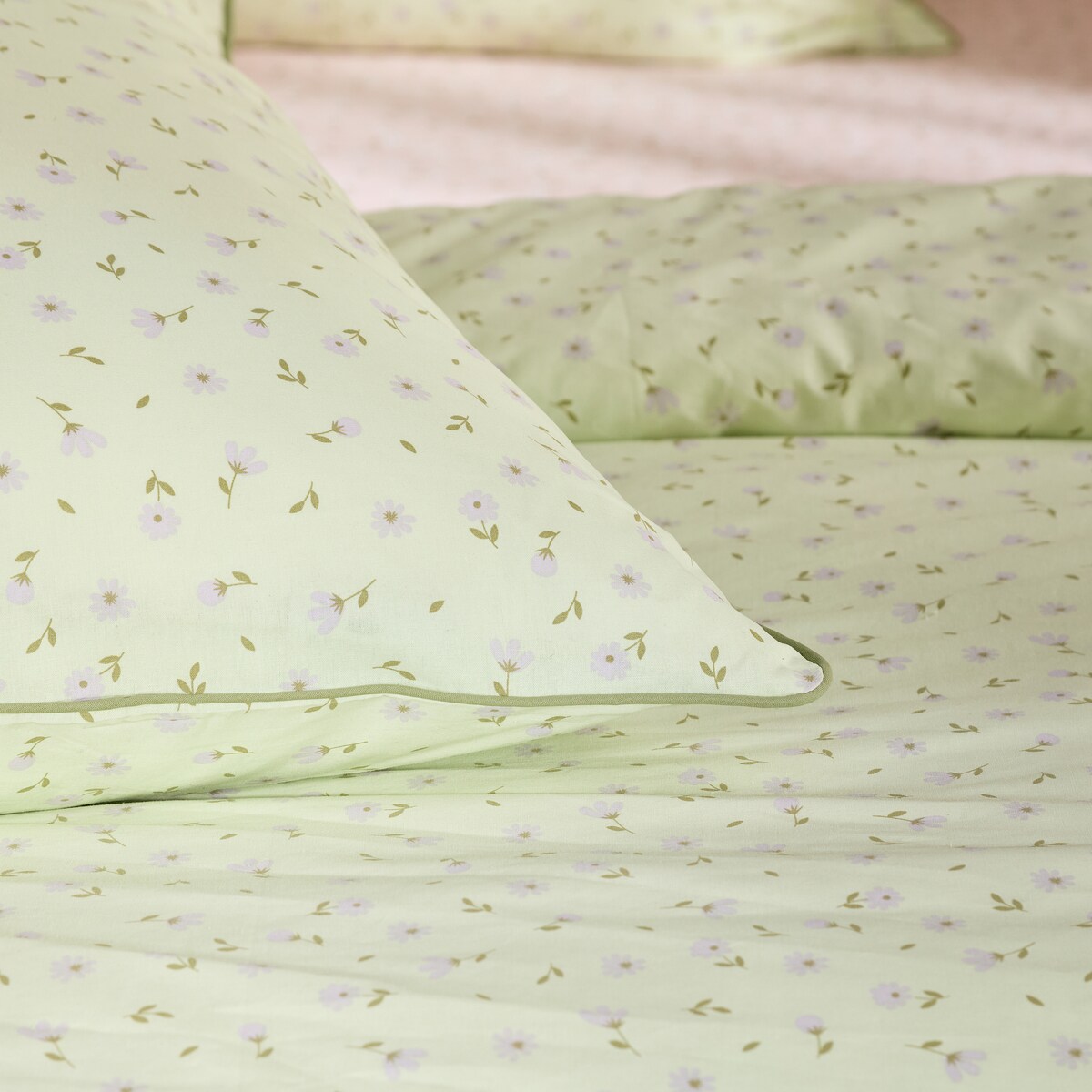 Pościel bawełniana z lamówką Avis 160x200 cm z motywem kwiatowym